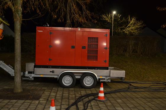 Dieses große Notstromaggregat mit 200 kVA versorgte das Kirchheimer Schulzentrum mit Strom.